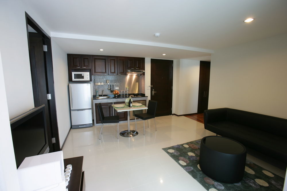 Silom Lofts Bangkok Exterior foto