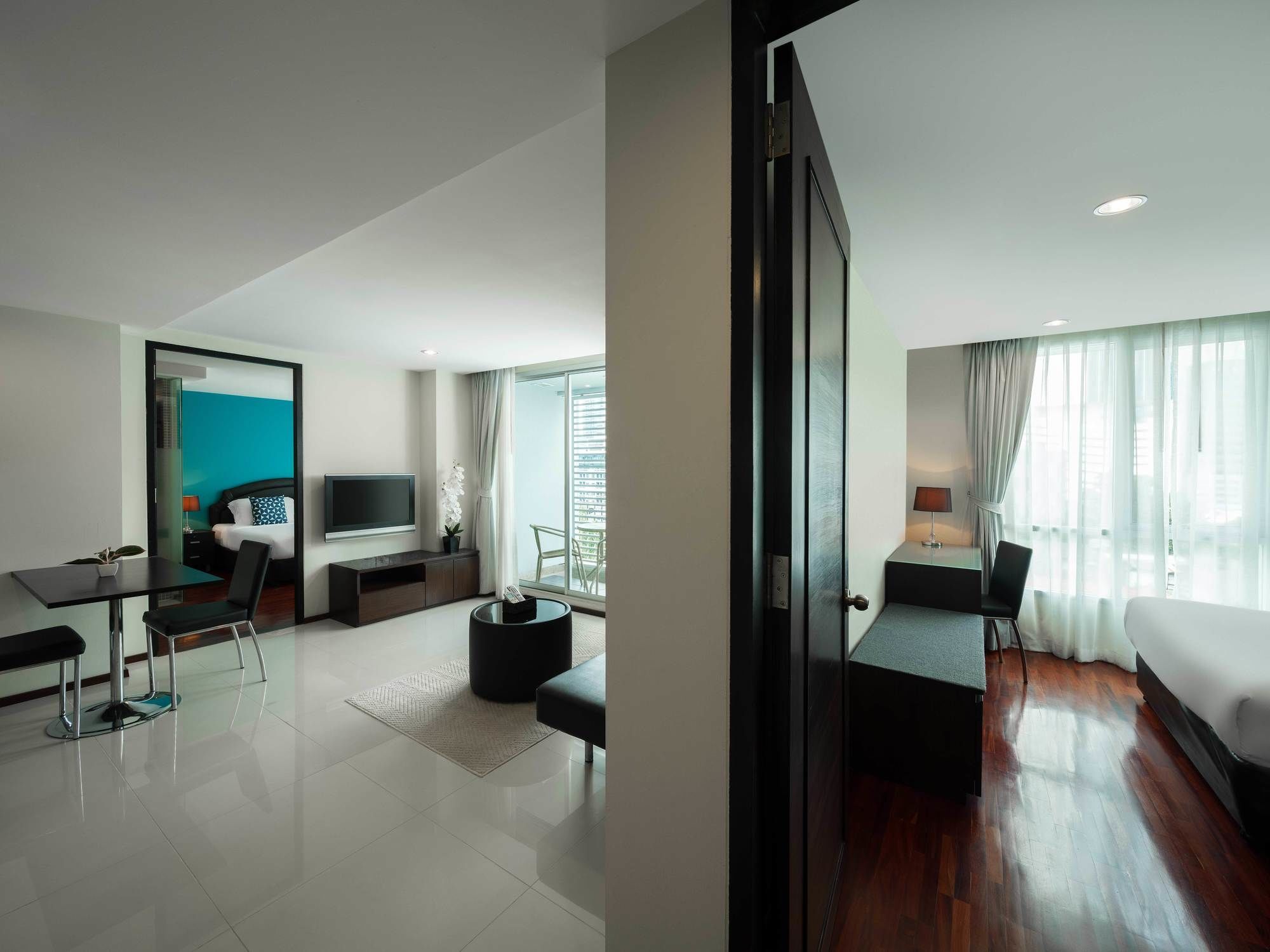 Silom Lofts Bangkok Exterior foto
