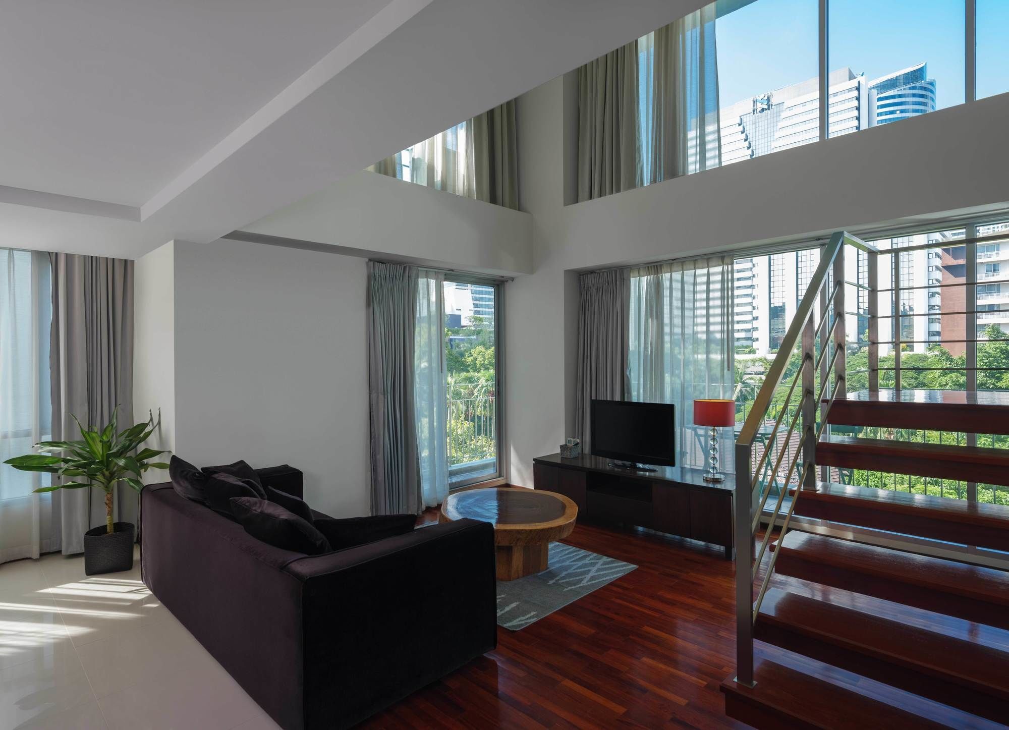 Silom Lofts Bangkok Exterior foto