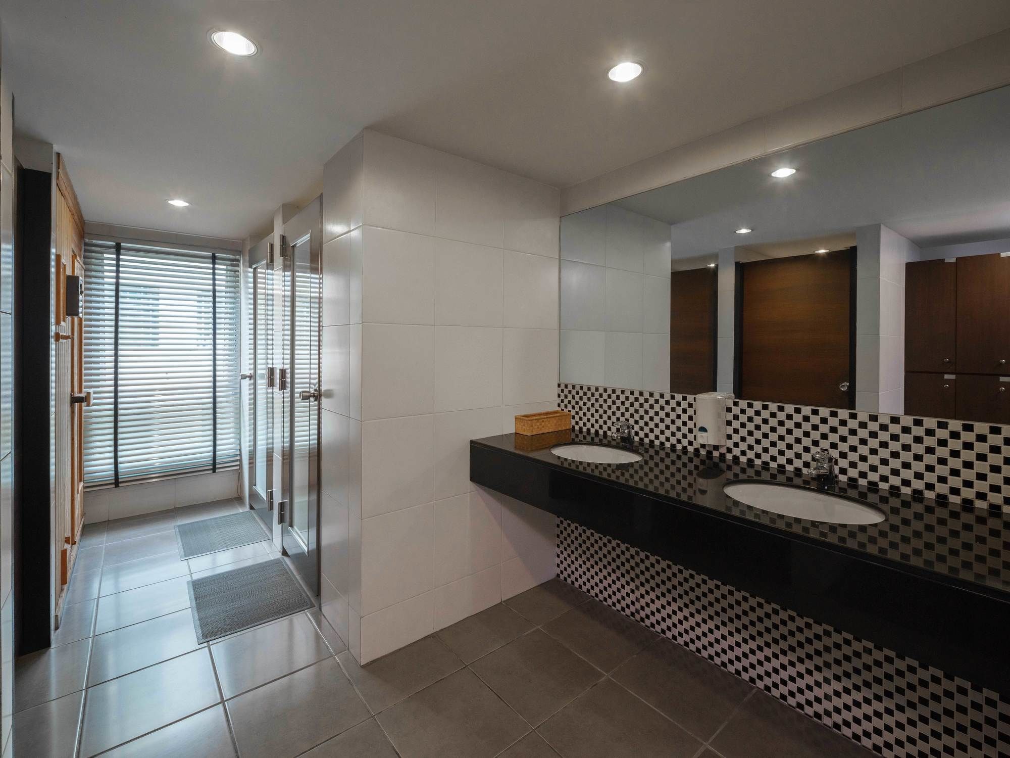 Silom Lofts Bangkok Exterior foto