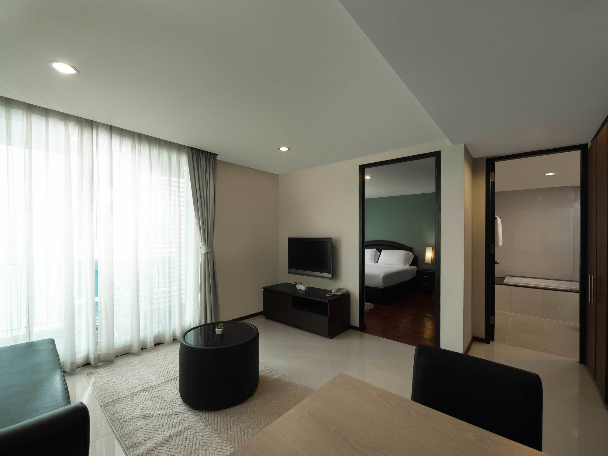 Silom Lofts Bangkok Exterior foto